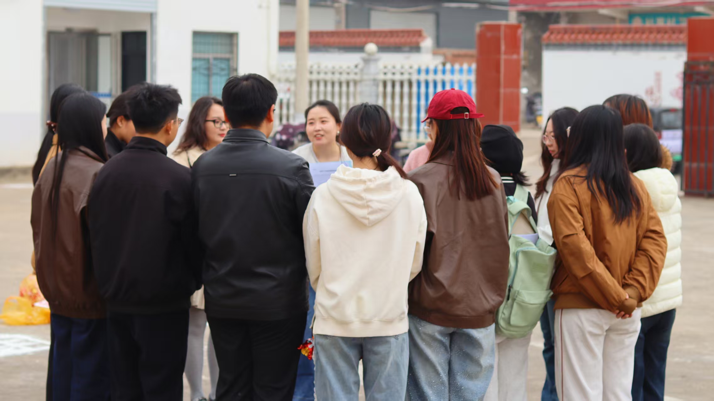 组织生活会照片.jpg